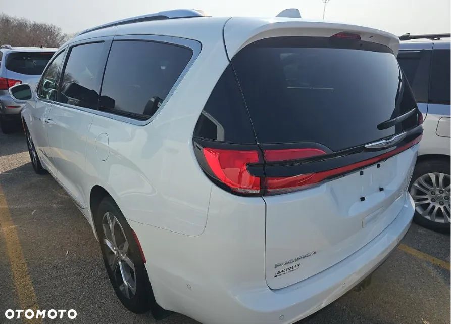 Chrysler Pacifica - 5