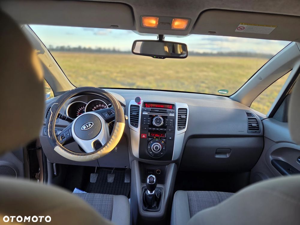 Kia Venga - 13