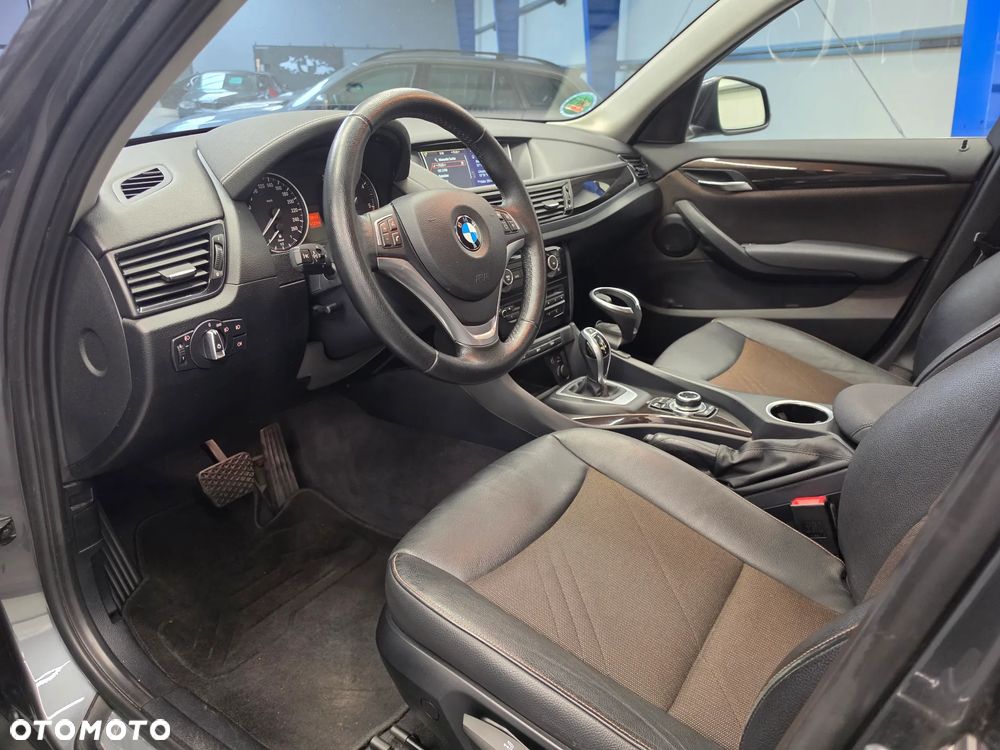 BMW X1 sDrive18d xLine - 24
