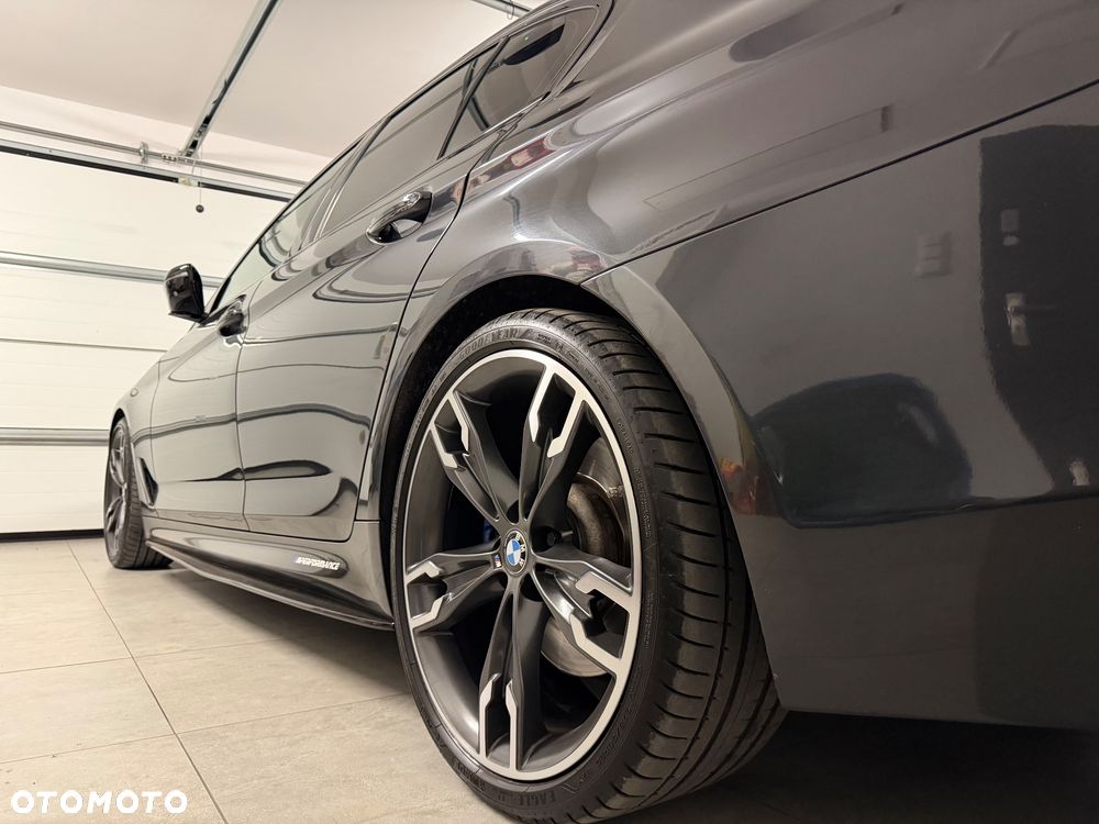 BMW Seria 5 M550i xDrive - 40