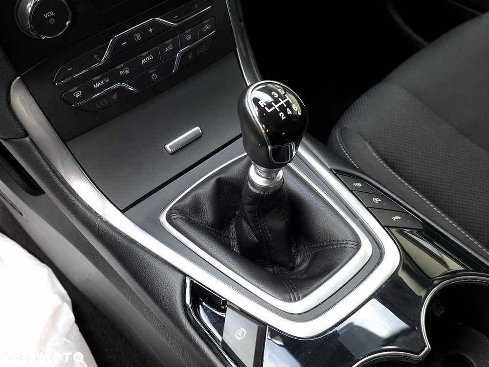 Ford S-Max - 14