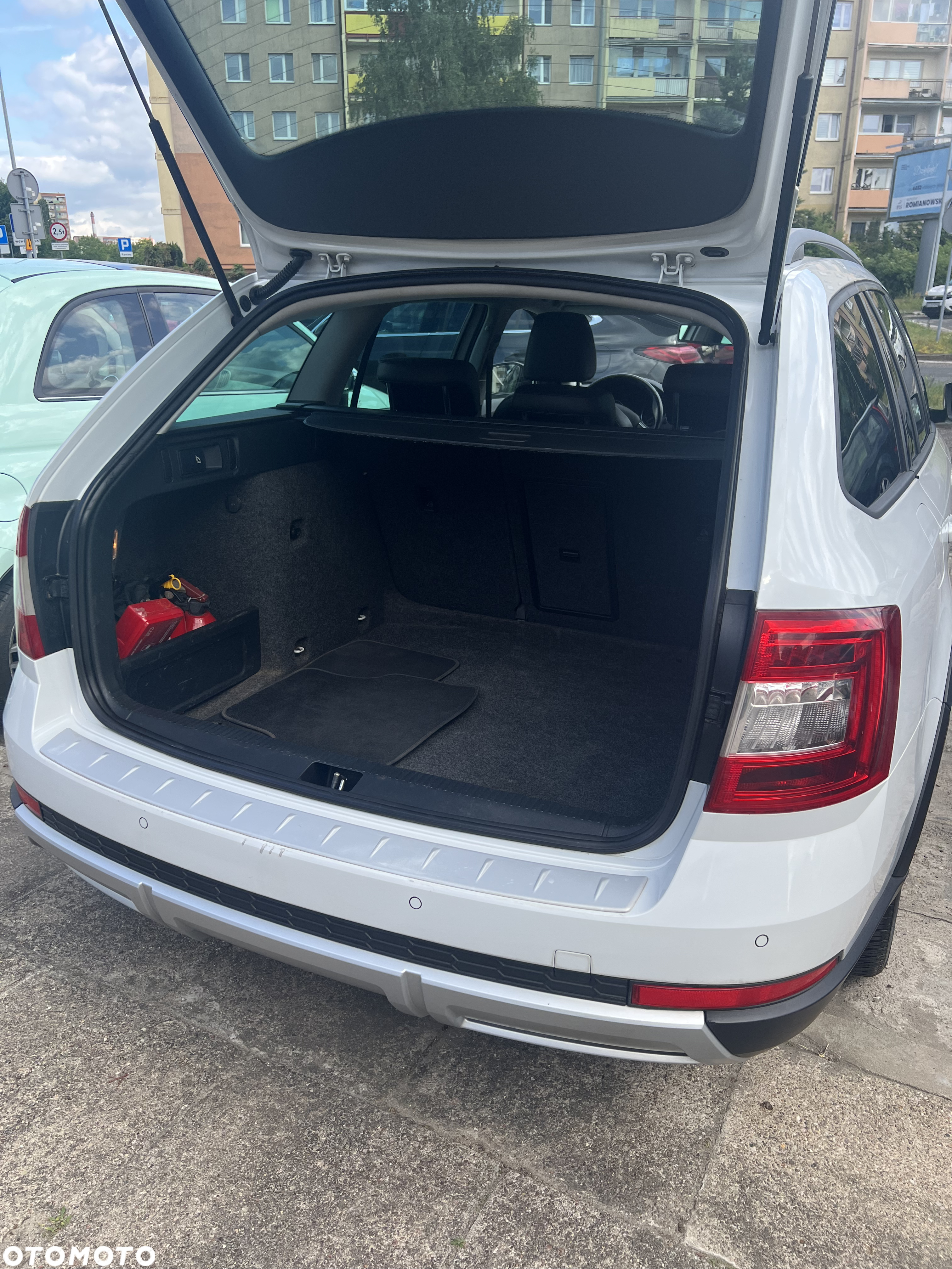 Skoda Octavia Scout 2.0 TDI 4x4 DSG - 18
