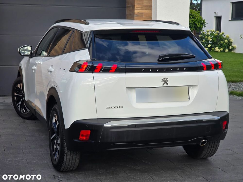 Peugeot 2008 1.5 BlueHDi Allure S&S EAT8 - 4
