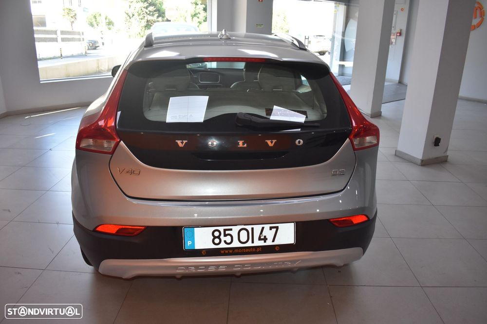 Volvo V40 Cross Country 1.6 D2 Summum - 9