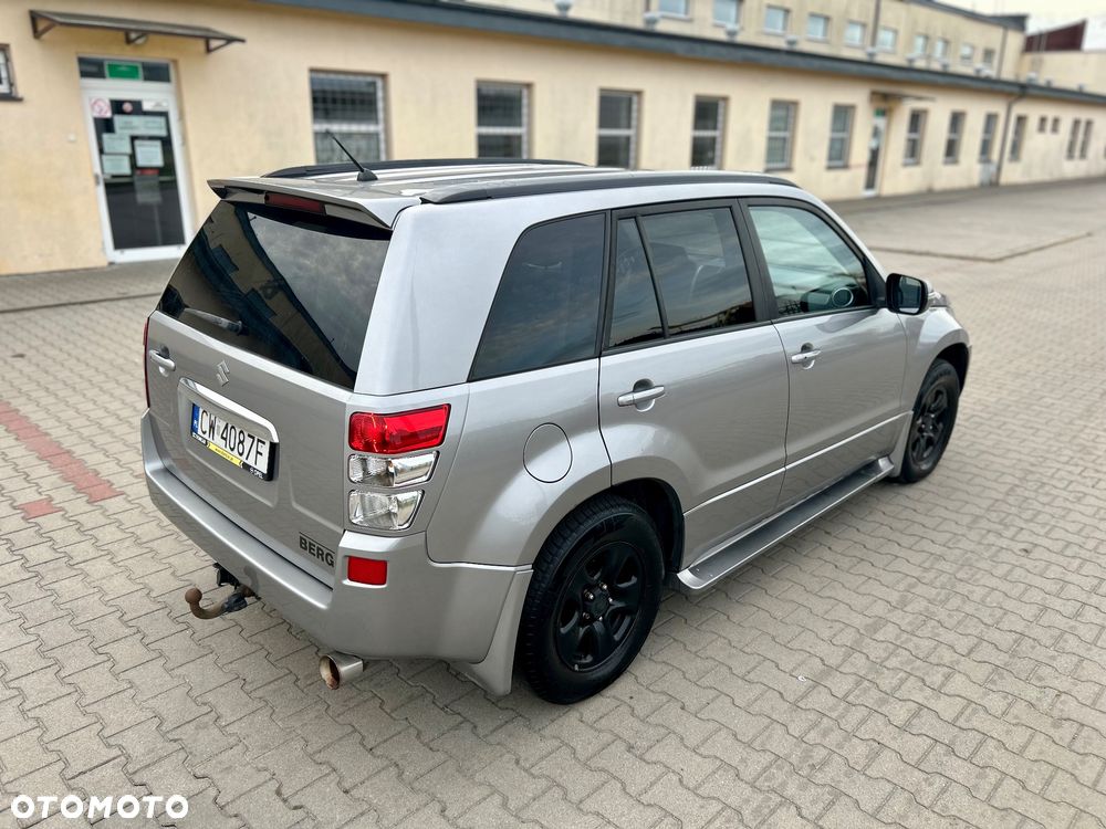 Suzuki Grand Vitara 3.2 V6 Elegance - 14