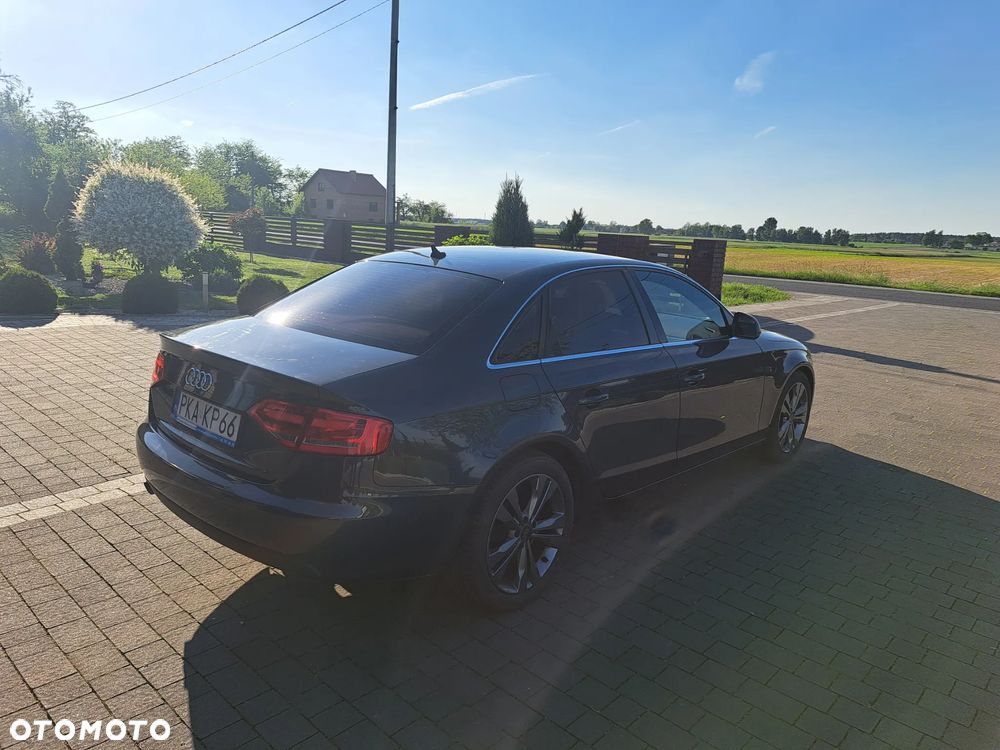 Audi A4 Limousine - 5
