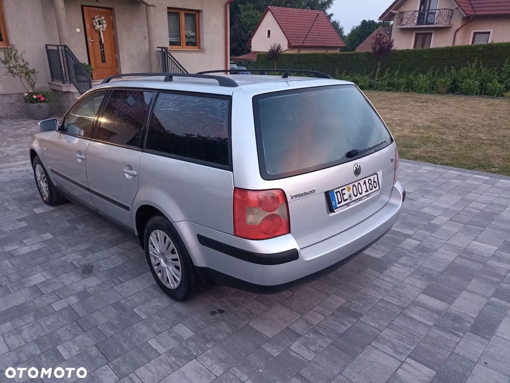 Volkswagen Passat 1.9 TDI Comfortline - 10
