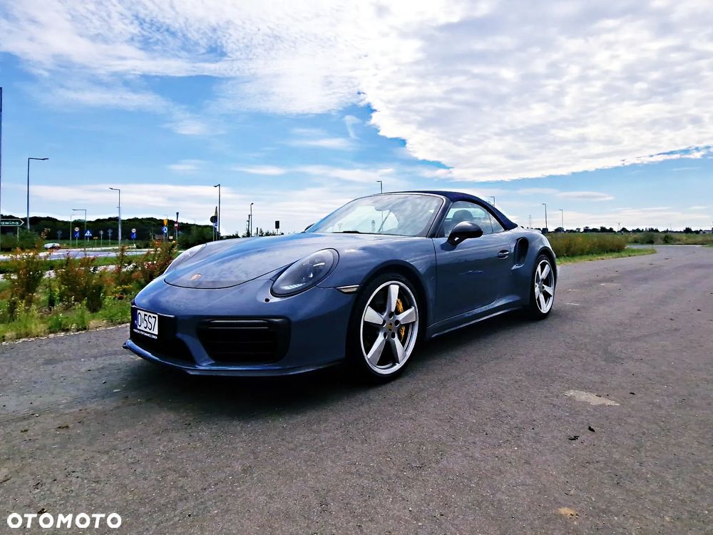 Porsche 911 Turbo S Cabriolet - 3