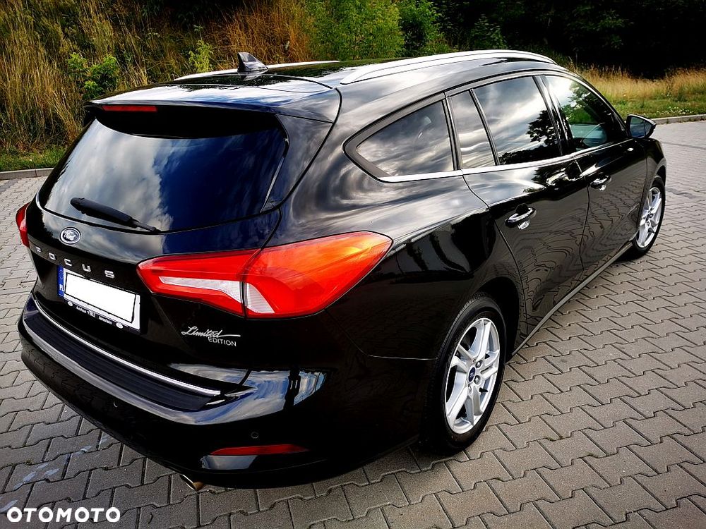 Ford Focus 1.0 EcoBoost Titanium X - 29