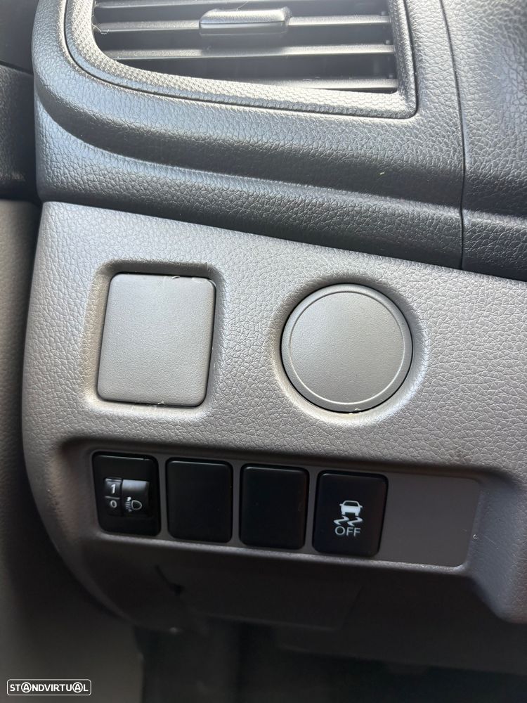 Mitsubishi L200 2.4 DI-D CD Campera Space Cab 3L 4WD - 23