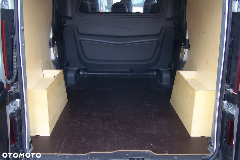 Renault Trafic - 13