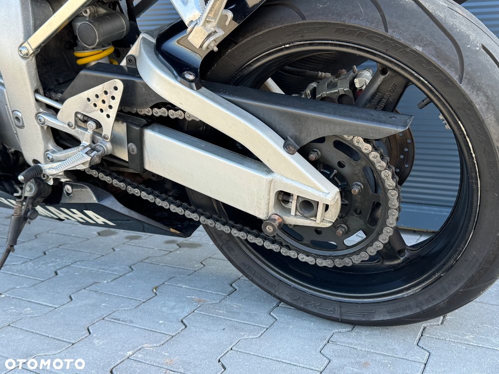 Yamaha R6 - 17
