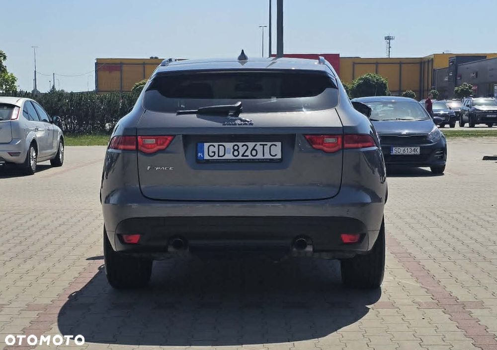 Jaguar F-Pace 2.0 i4P AWD R-Sport - 6