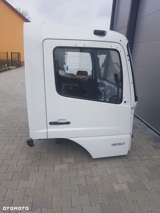 Kabina Mercedes Atego - 9