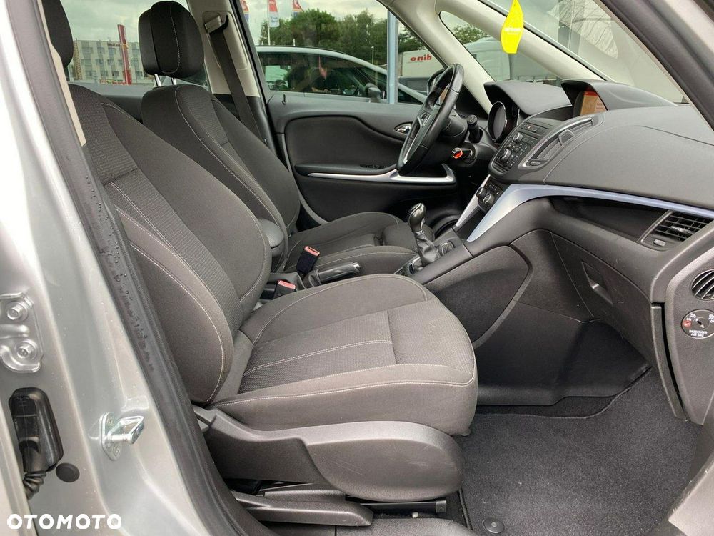 Opel Zafira - 15