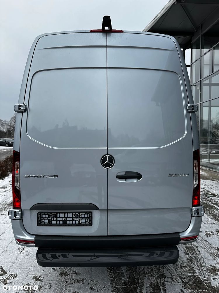 Mercedes-Benz Sprinter 319 CDI Furgon Select długi 4325 mm L3H2 - 7