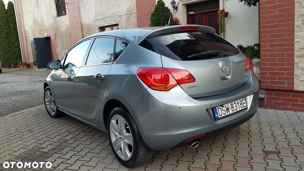 Opel Astra 1.4 T Cosmo - 13