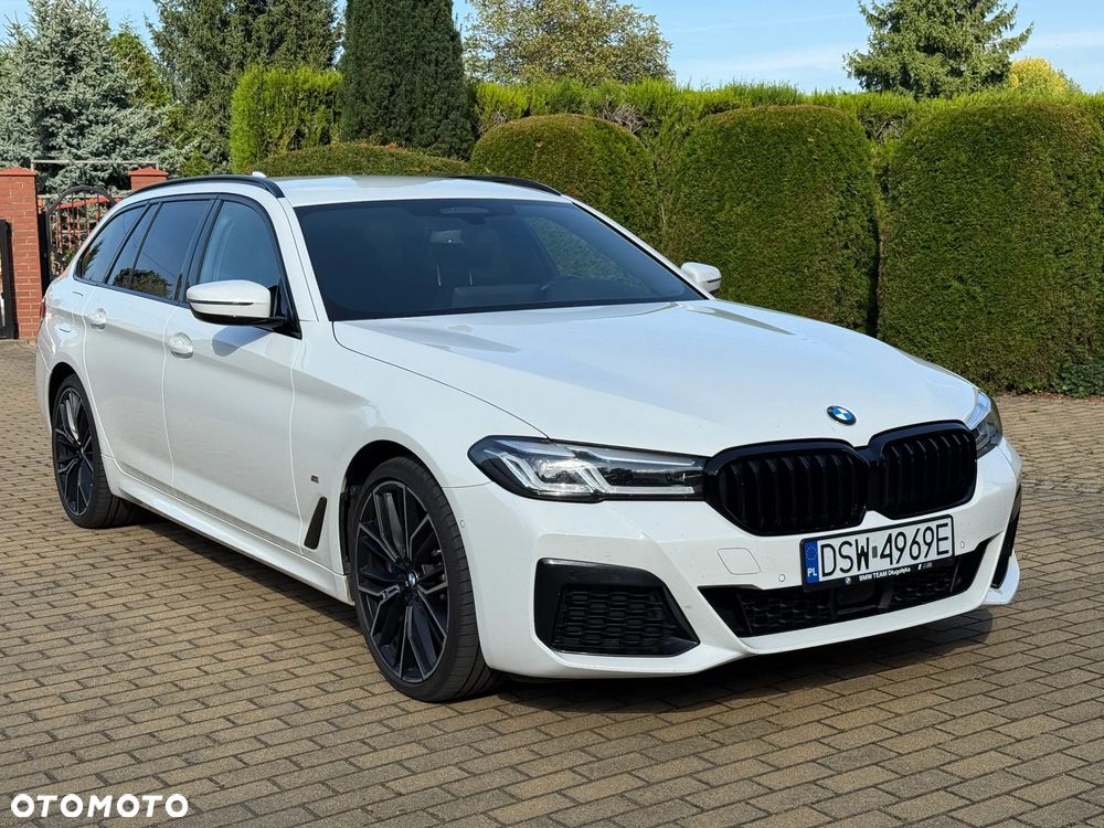 BMW Seria 5 530d xDrive Touring M Sport Edition - 2