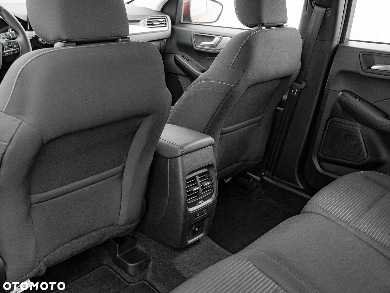 Ford Kuga 1.5 EcoBoost FWD Titanium - 24