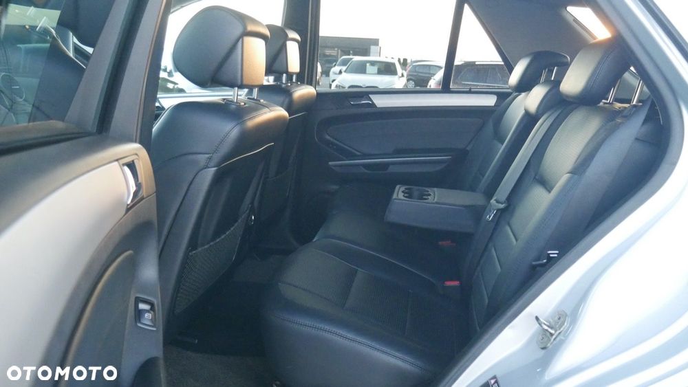 Mercedes-Benz ML - 21