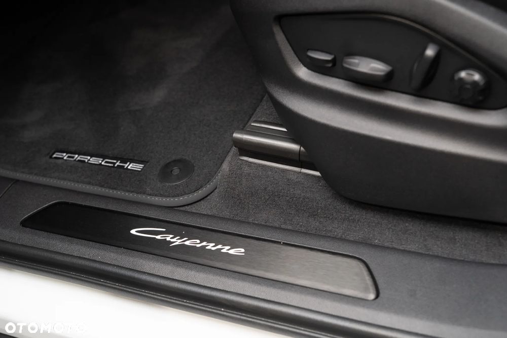 Porsche Cayenne Black Edition - 28