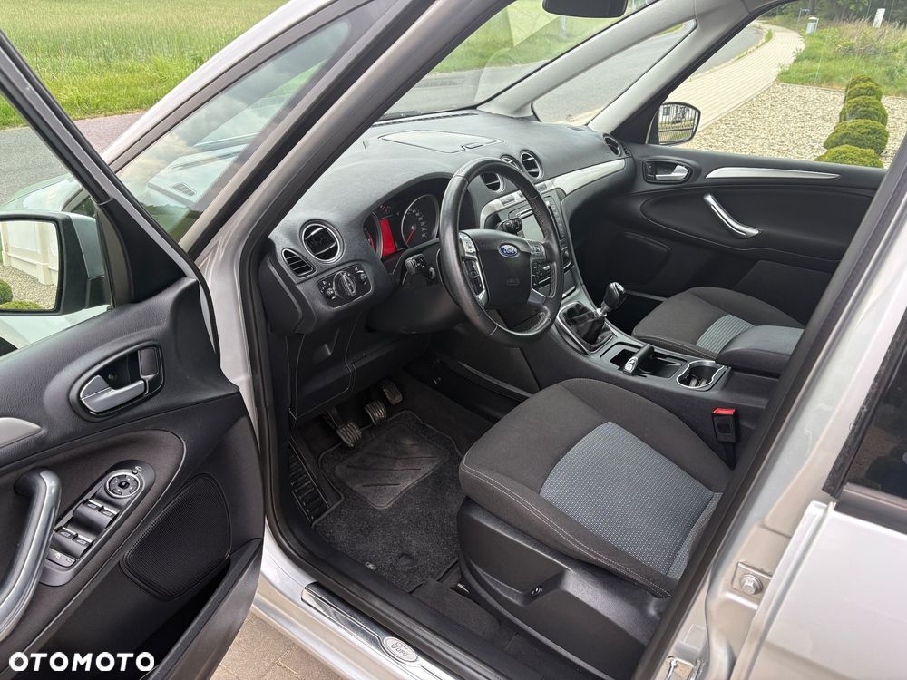 Ford Galaxy 2.0 TDCi Ambiente - 16