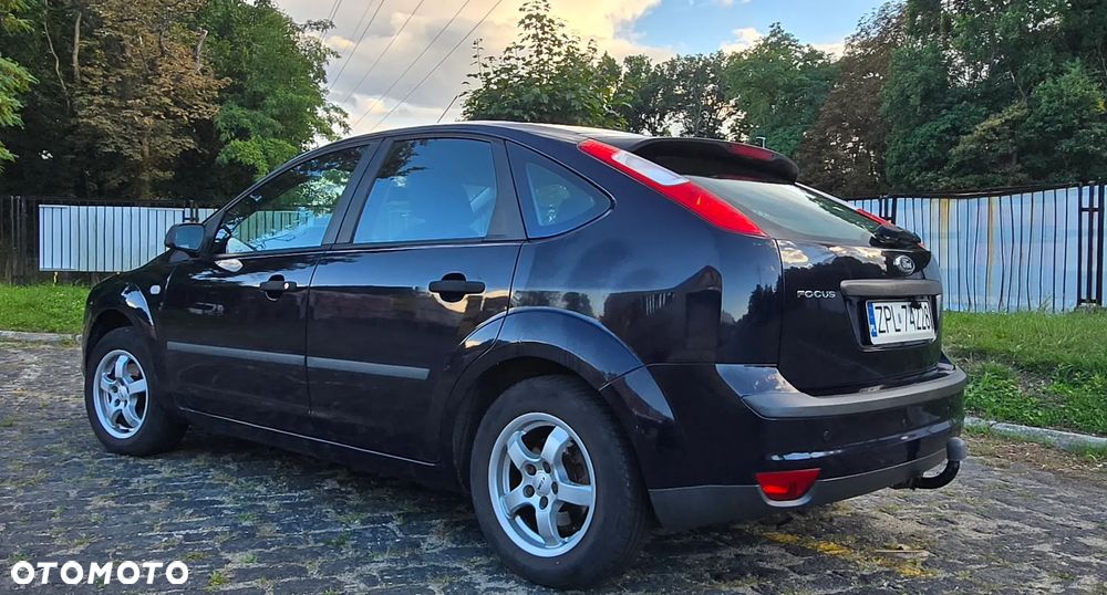 Ford Focus 1.4 Ambiente - 2