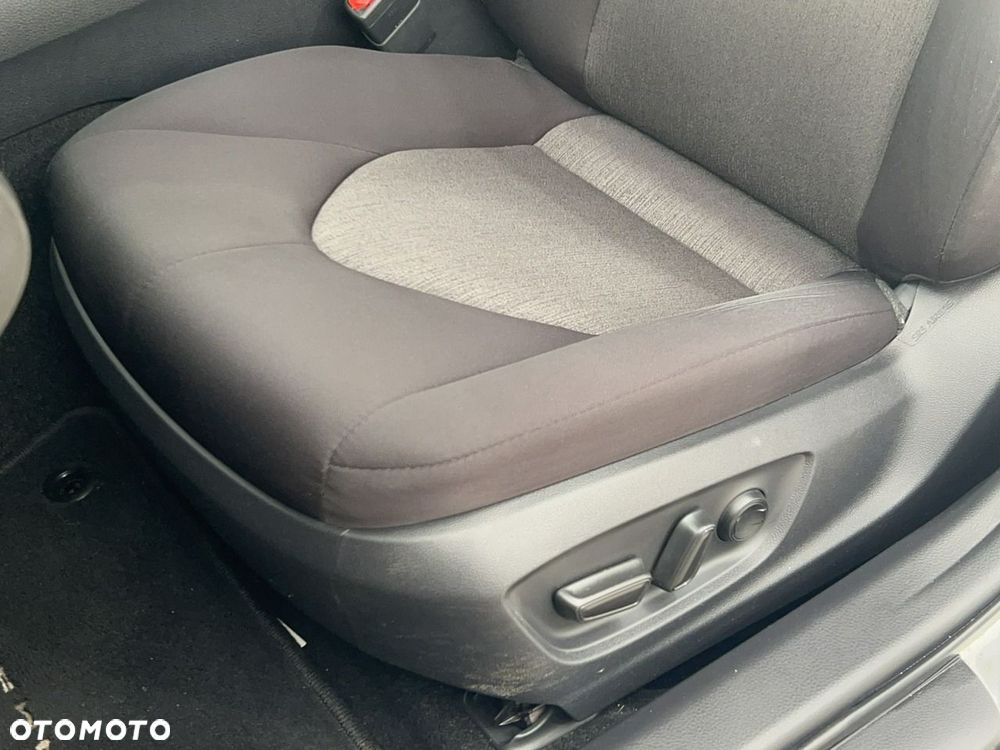 Toyota Camry - 17