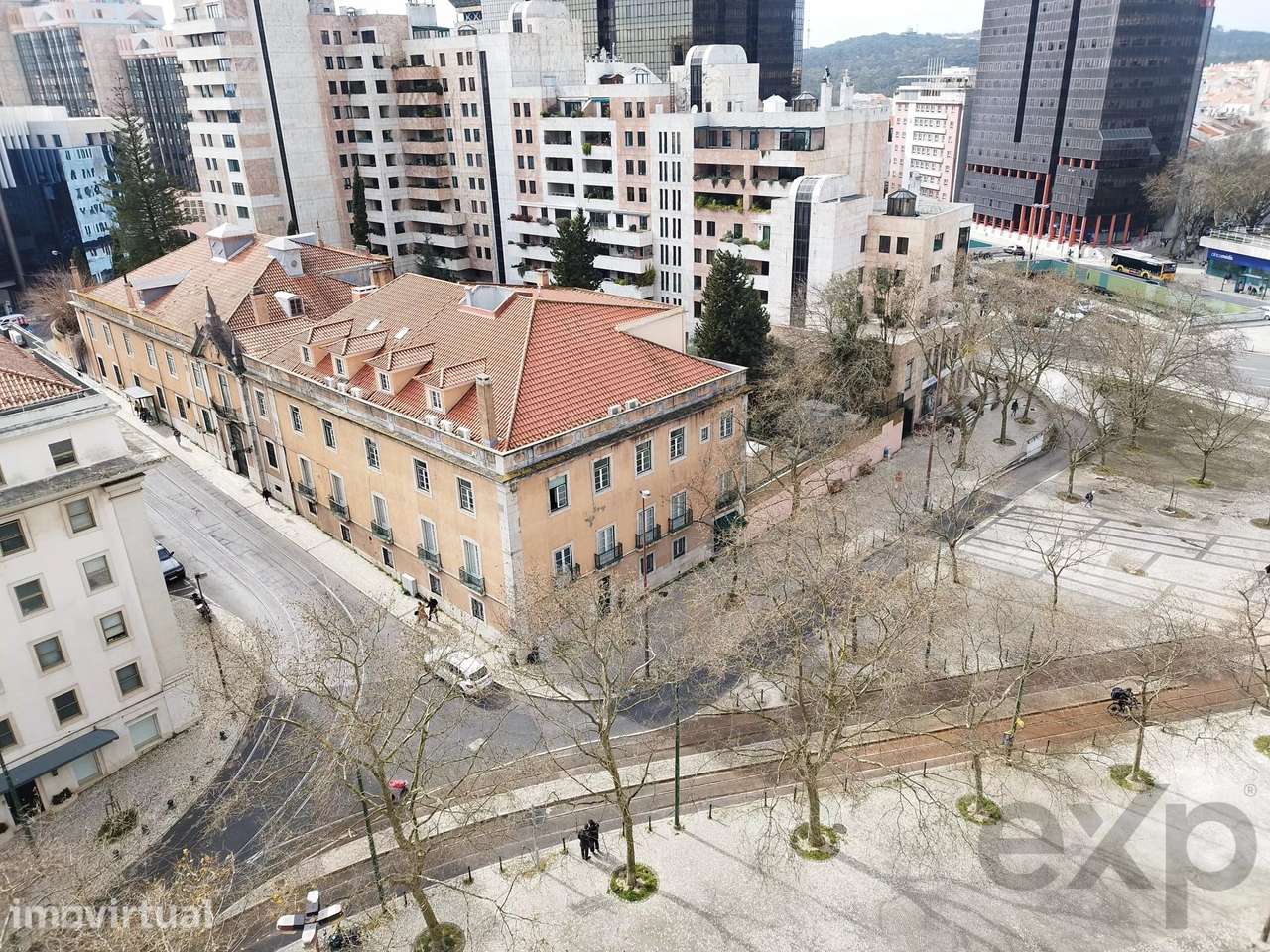 Apartamento T4, o luxo com vista panorâmica nas Amoreiras em Lisboa - Grande imagem: 3/59