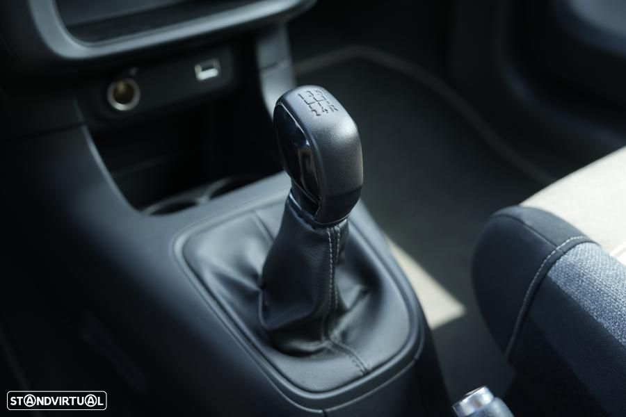 Citroën C3 1.2 PureTech C-Series - 12