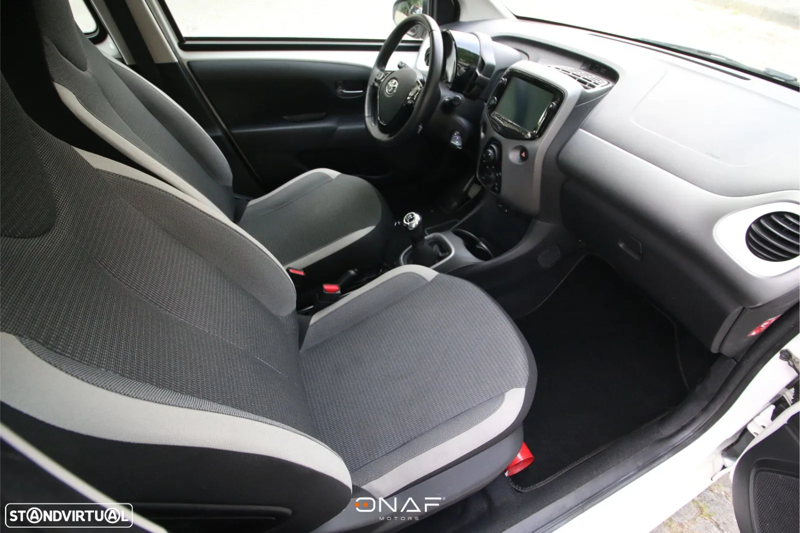 Toyota Aygo 1.0 X-Play - 16