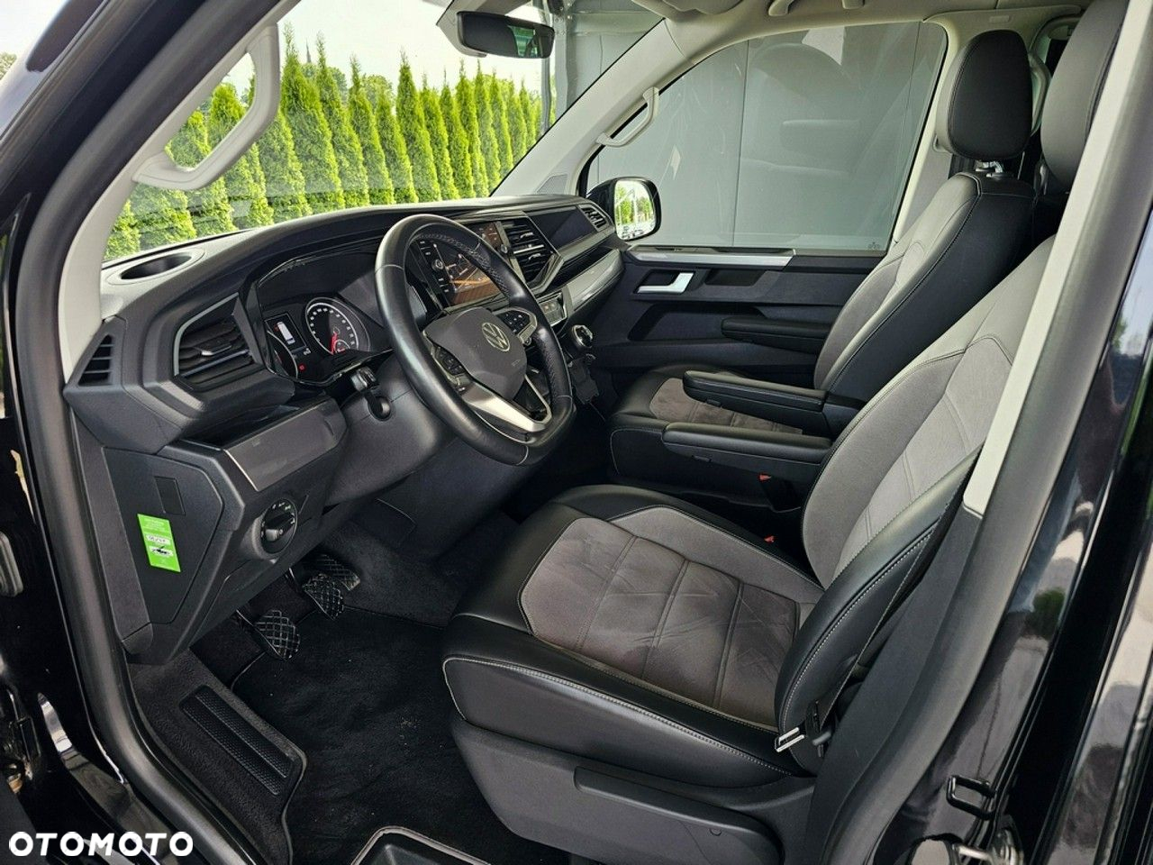 Volkswagen Multivan - 15