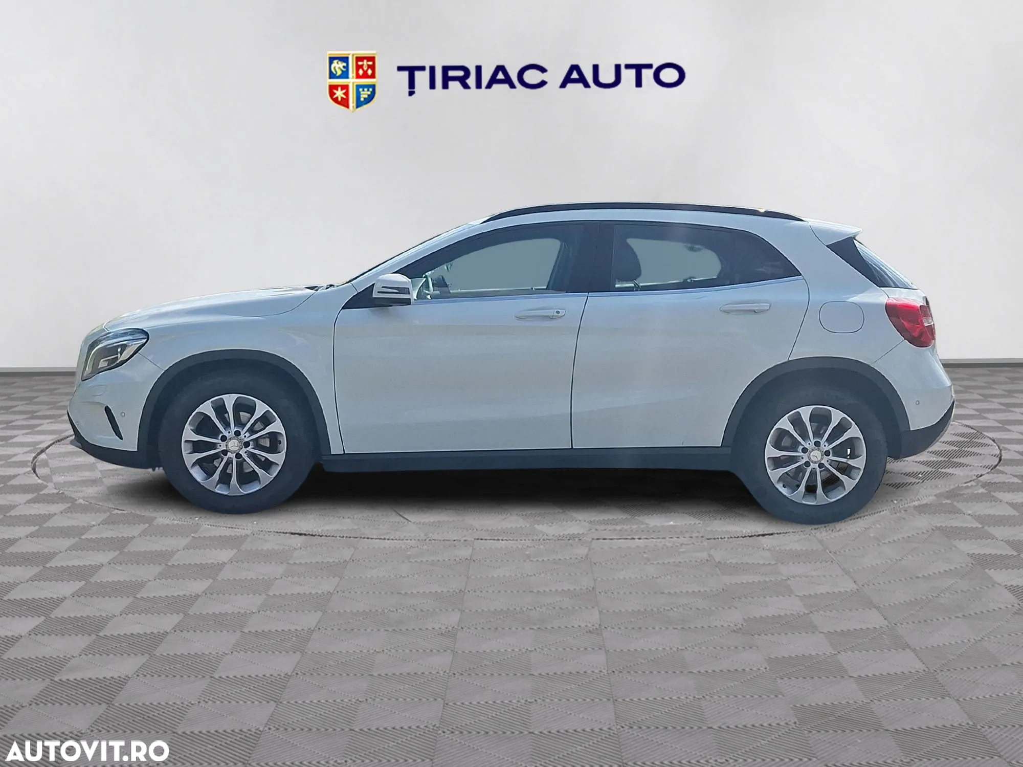 Mercedes-Benz GLA - 3