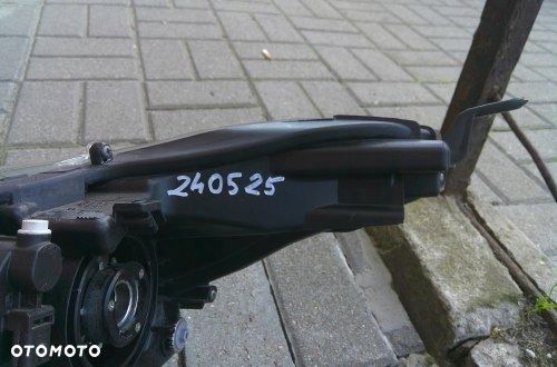 TOYOTA YARIS IV 4 SOCZEWKA PRAWA PRZEDNIA LAMPA ORYGINAŁ - 6