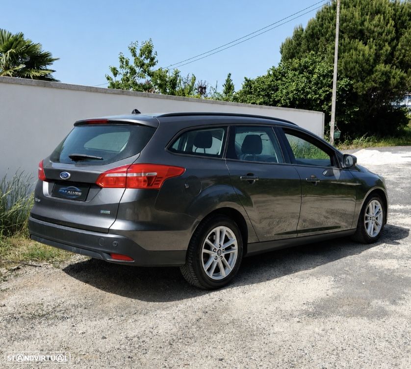 Ford Focus 1.0 EcoBoost S&S ACTIVE STYLE - 4