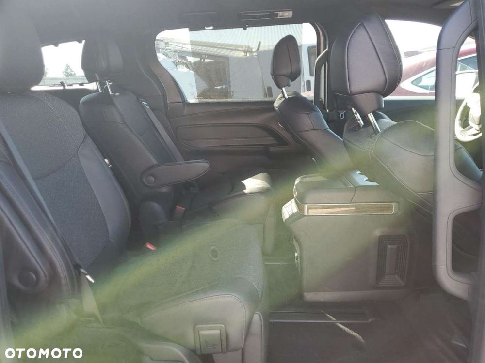 Toyota Sienna - 12