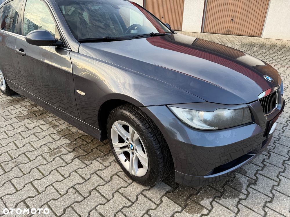 BMW Seria 3 318d - 23