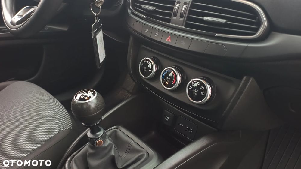 Fiat Tipo 1.4 16v Easy EU6d - 23