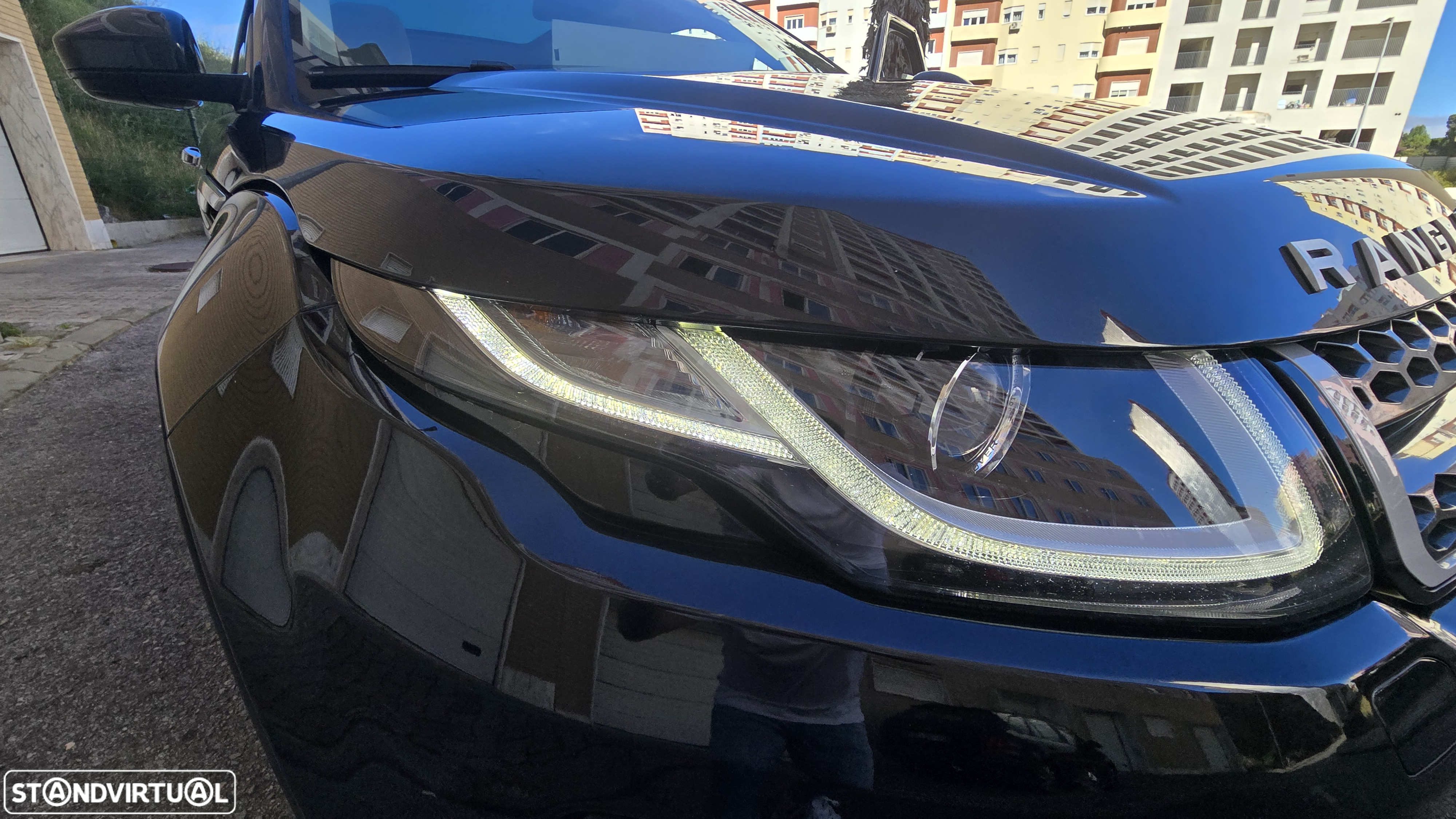 Land Rover Range Rover Evoque 2.0 TD4 SE Auto - 32