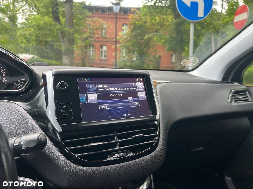 Peugeot 208 Blue-HDi 100 Stop&Start Allure - 12