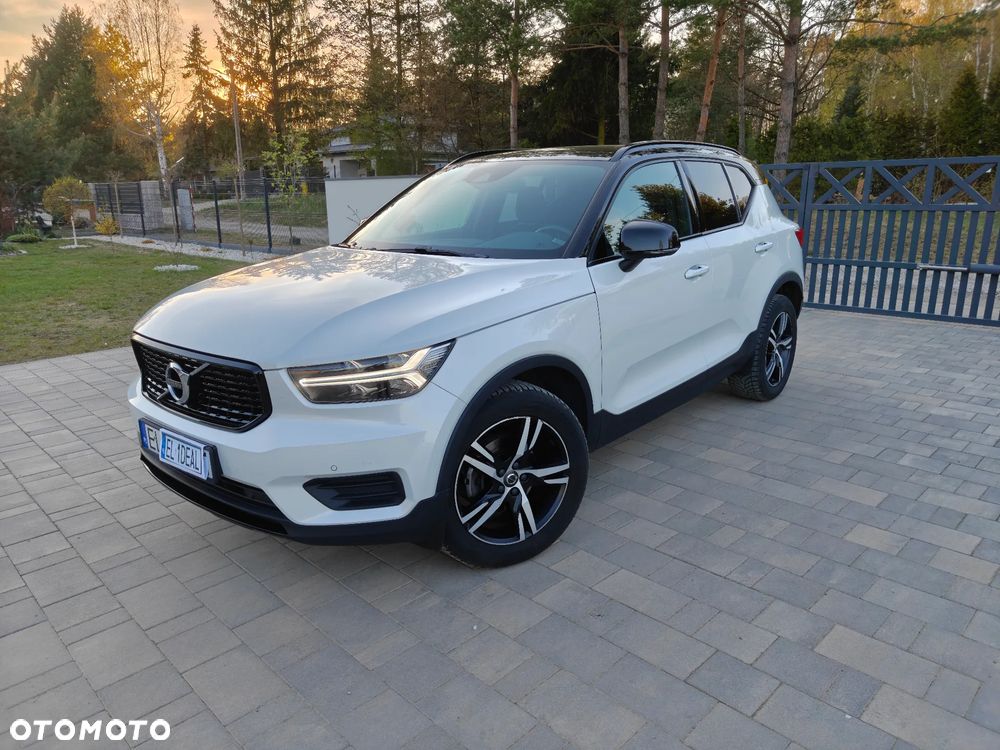 Volvo XC 40 T3 R-Design - 1