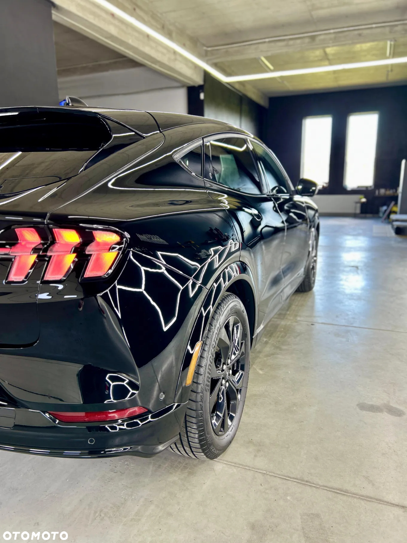 Ford Mustang Mach-E 91 kWh AWD Premium - 9