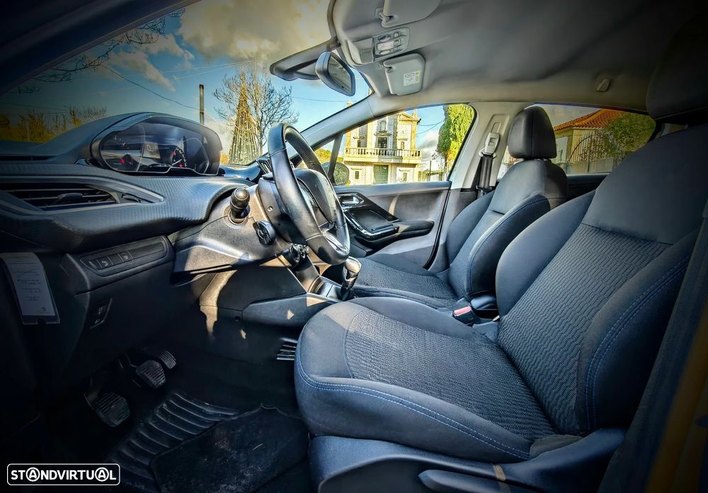 Peugeot 208 PureTech 110 Stop & Start Signature - 6