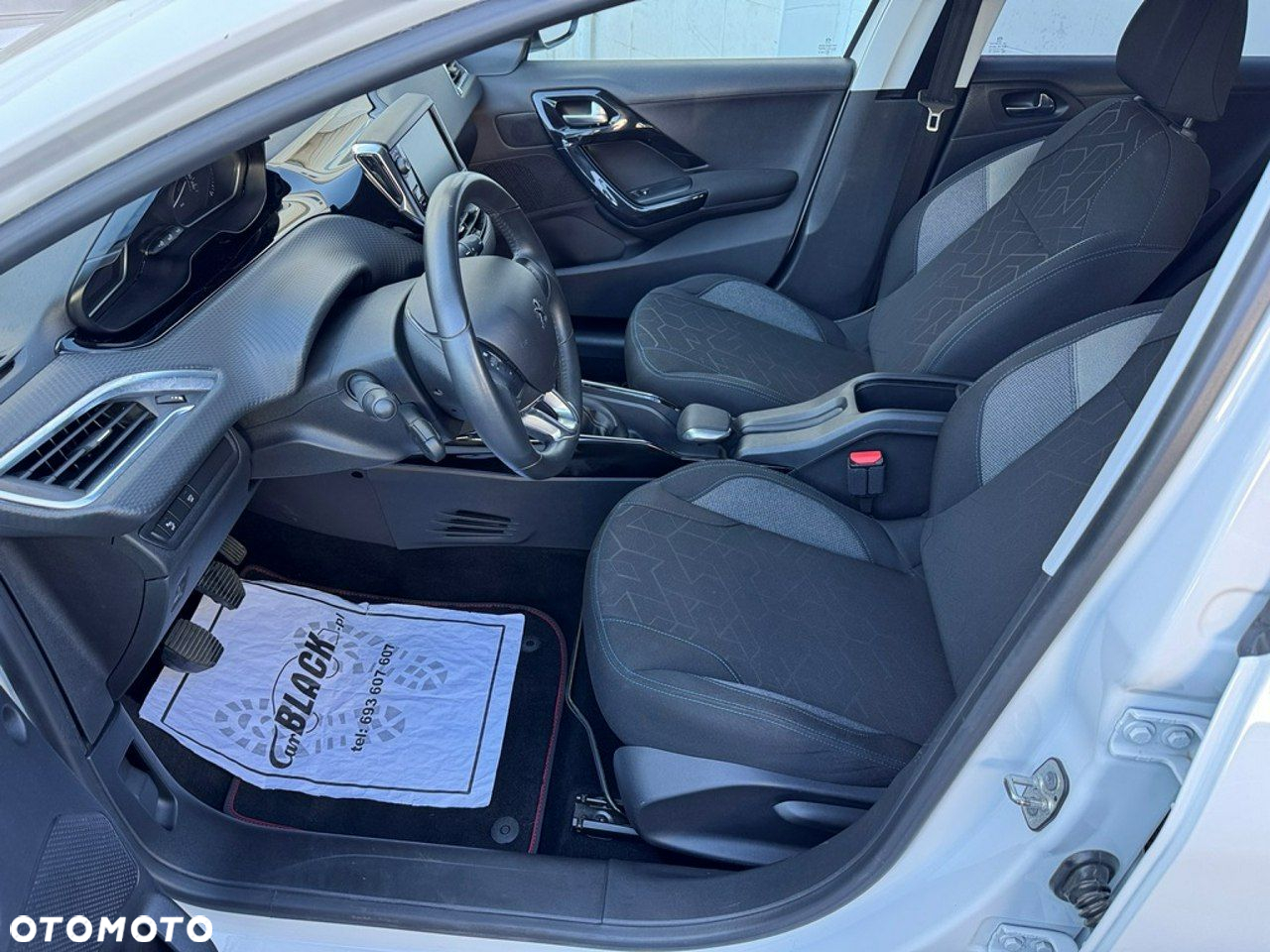 Peugeot 2008 - 5