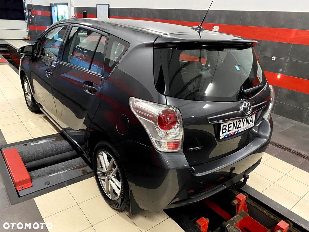 Toyota Verso 1.6 Premium EU6 - 8