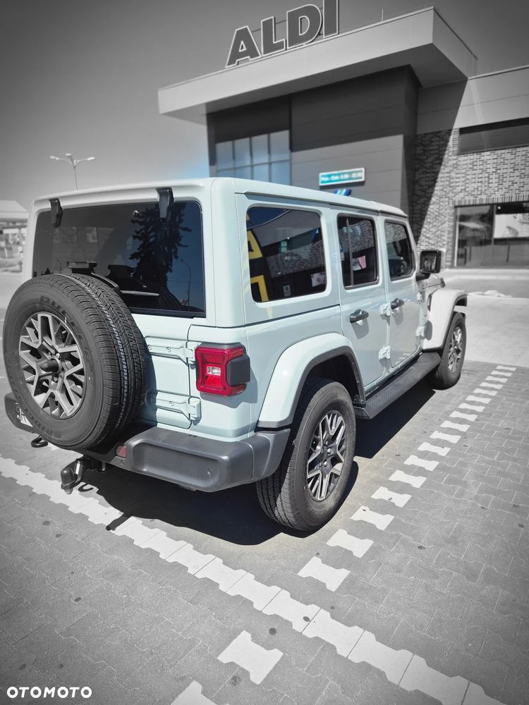 Jeep Wrangler - 8
