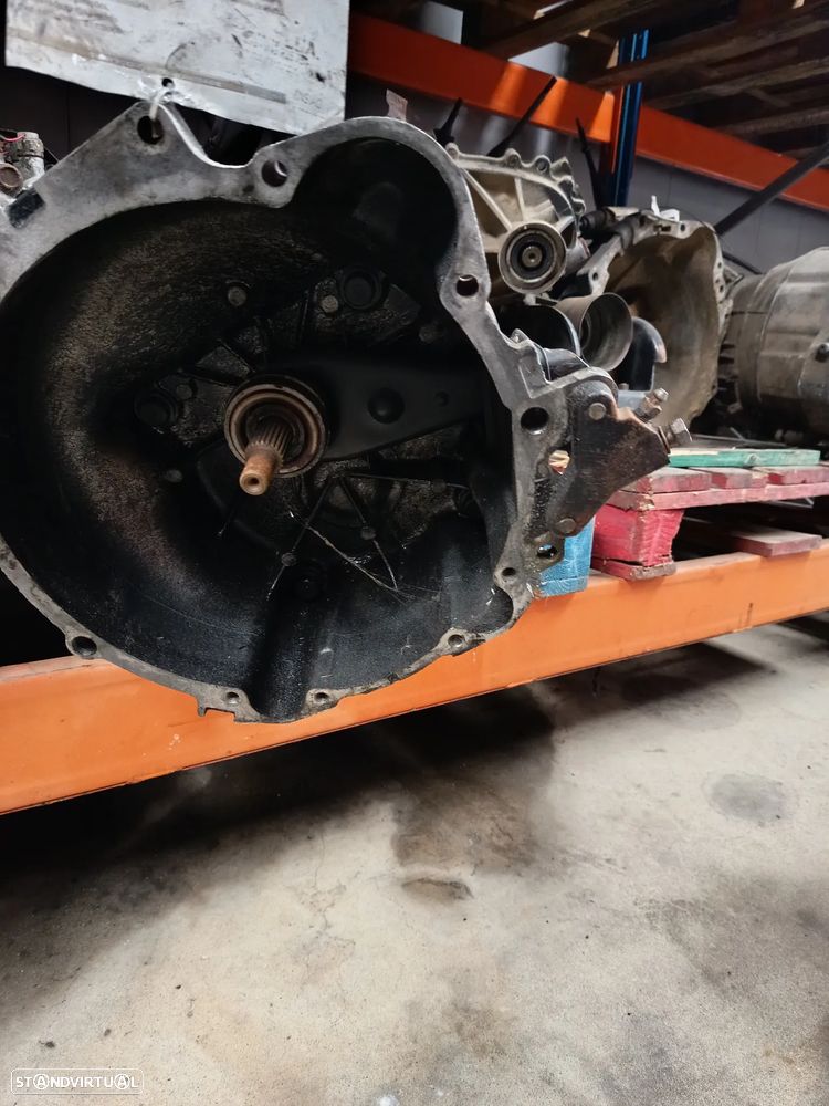 Caixa de velocidades manual MITSUBISHI Pajero II Ref:  M011S5A001 - 1