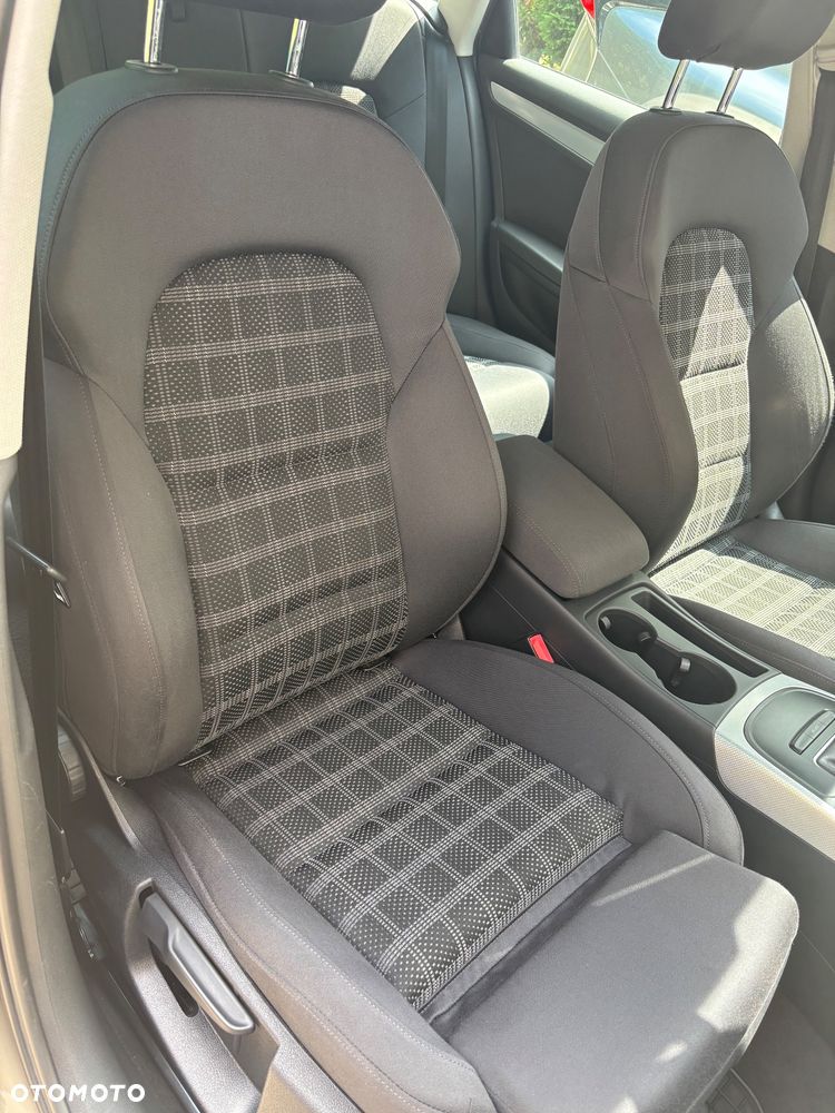 Audi A4 Avant 2.0 TDI DPF - 9