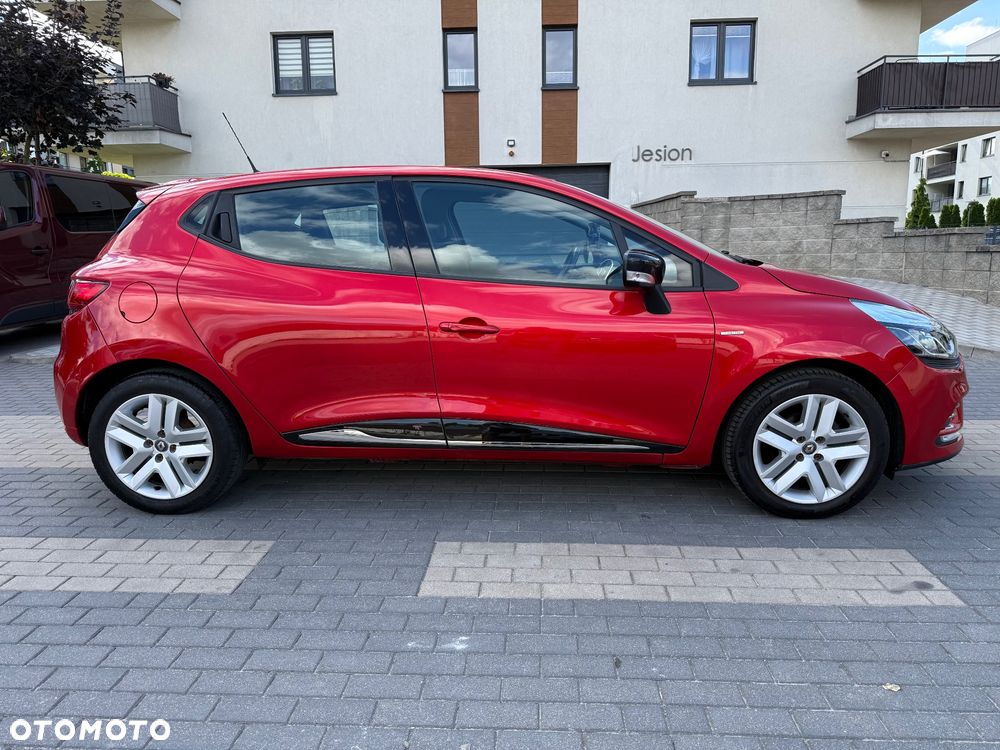 Renault Clio 1.2 16V 75 LIMITED - 9