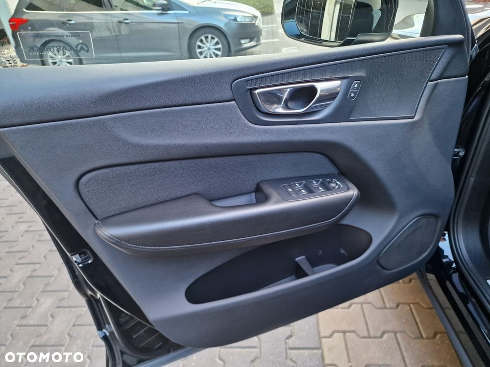 Volvo XC 60 T4 Momentum - 19